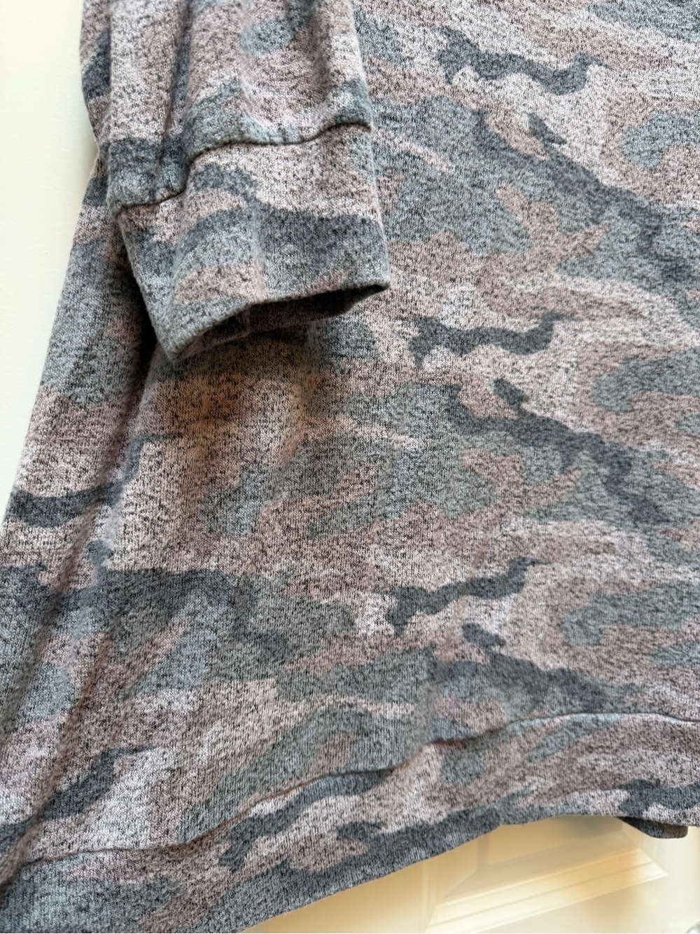 Market & Spruce Heathered Pink and Gray Knit Top - Picture 5 of 11